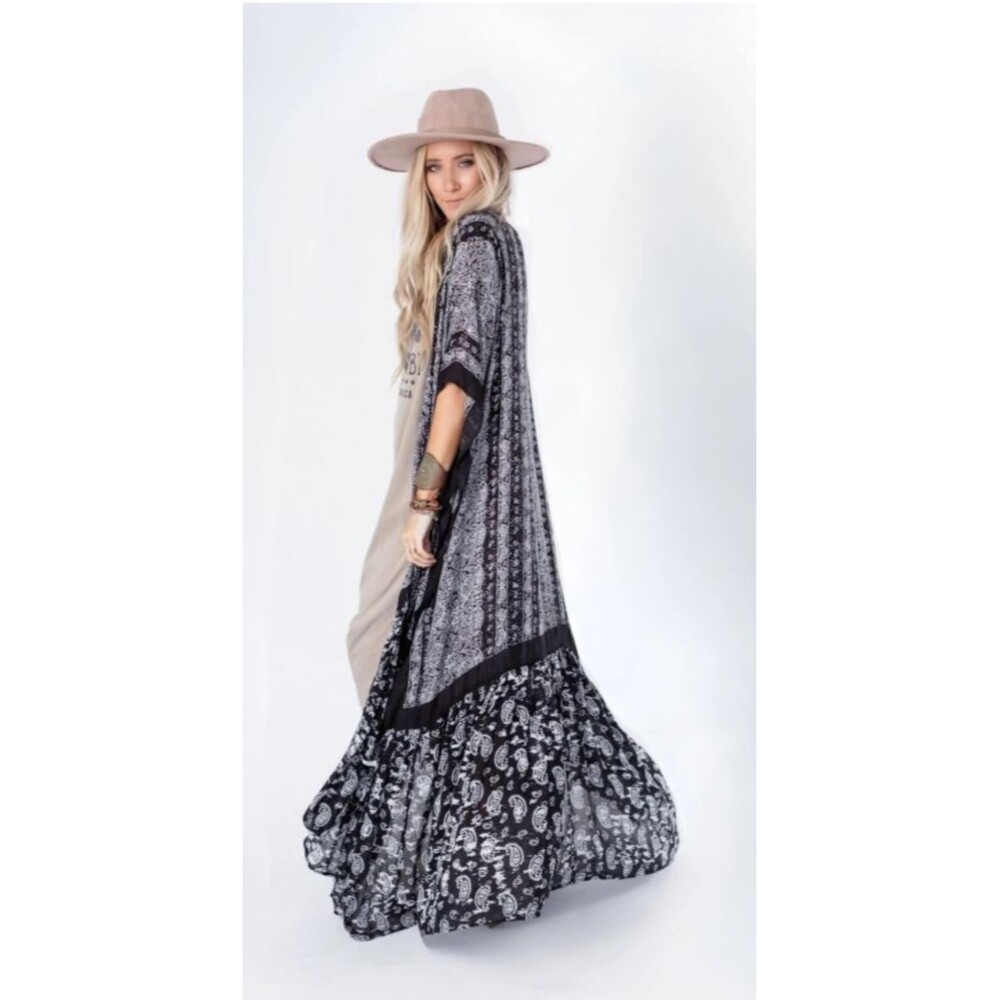 Black & White Paisley Kimono Sleeve Maxi Dress Duster Coverup Ruffle Hem OS EUC - Picture 2 of 13